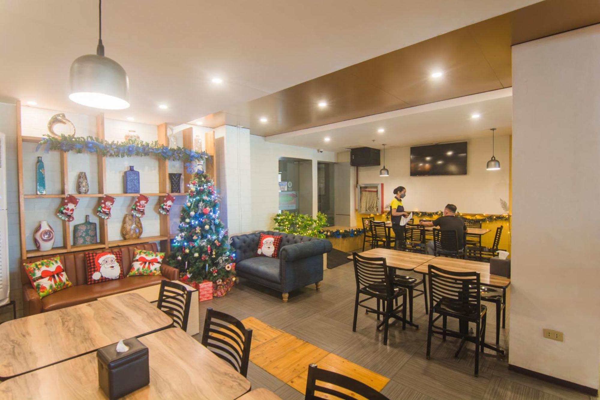 Hotel Carmelita Tuguegarao City Ngoại thất bức ảnh